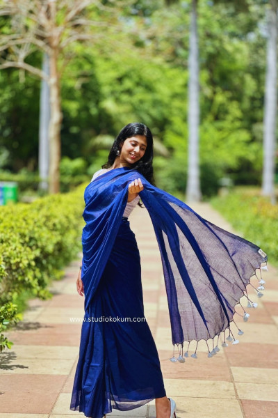 Image of Lapis Lazuli : Ink Blue Cotton Plain Saree With Tassels