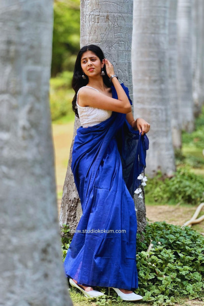 Lapis Lazuli : Ink Blue Cotton Plain Saree With Tassels