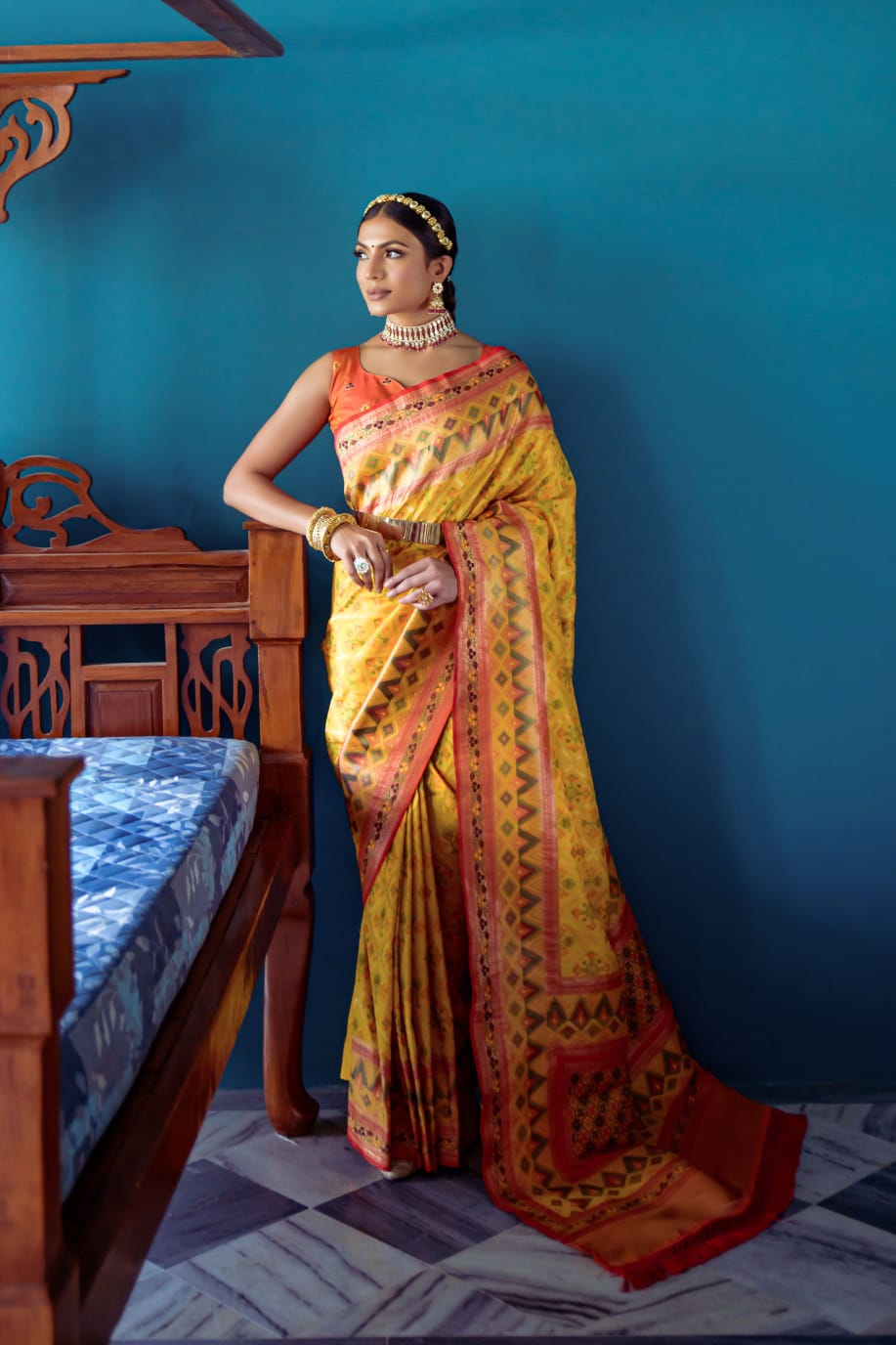 Pure Banarasi Patola Silk All Over Meena And Zari Weaved Rich Pallu Border Saree