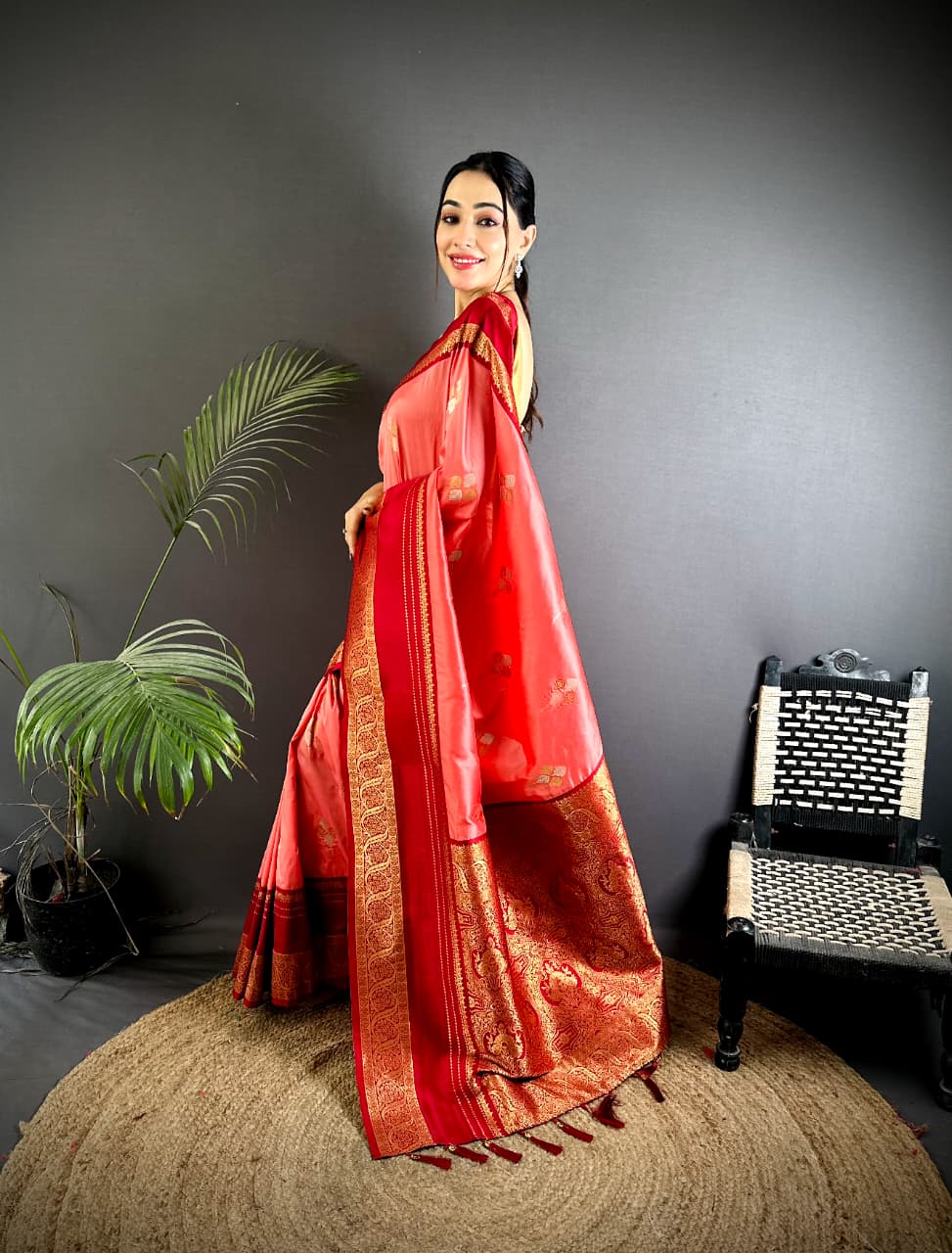 Pink Premium Soft Silk Zari Weaved Narayan Border Saree