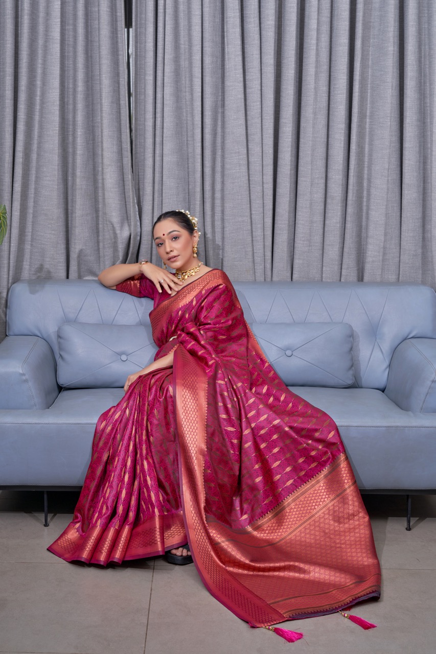 Pure Banarasi Silk Copper Zari Weaved Rich Pallu And Border Saree