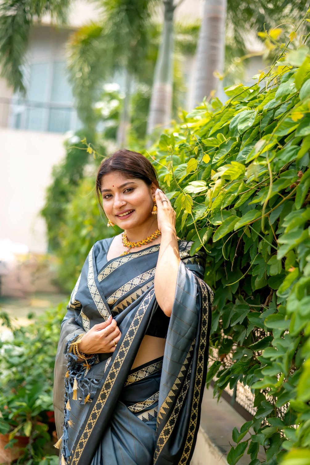 Banarasi Silk All Over Zari Lining With Temple Border Weaved Saree