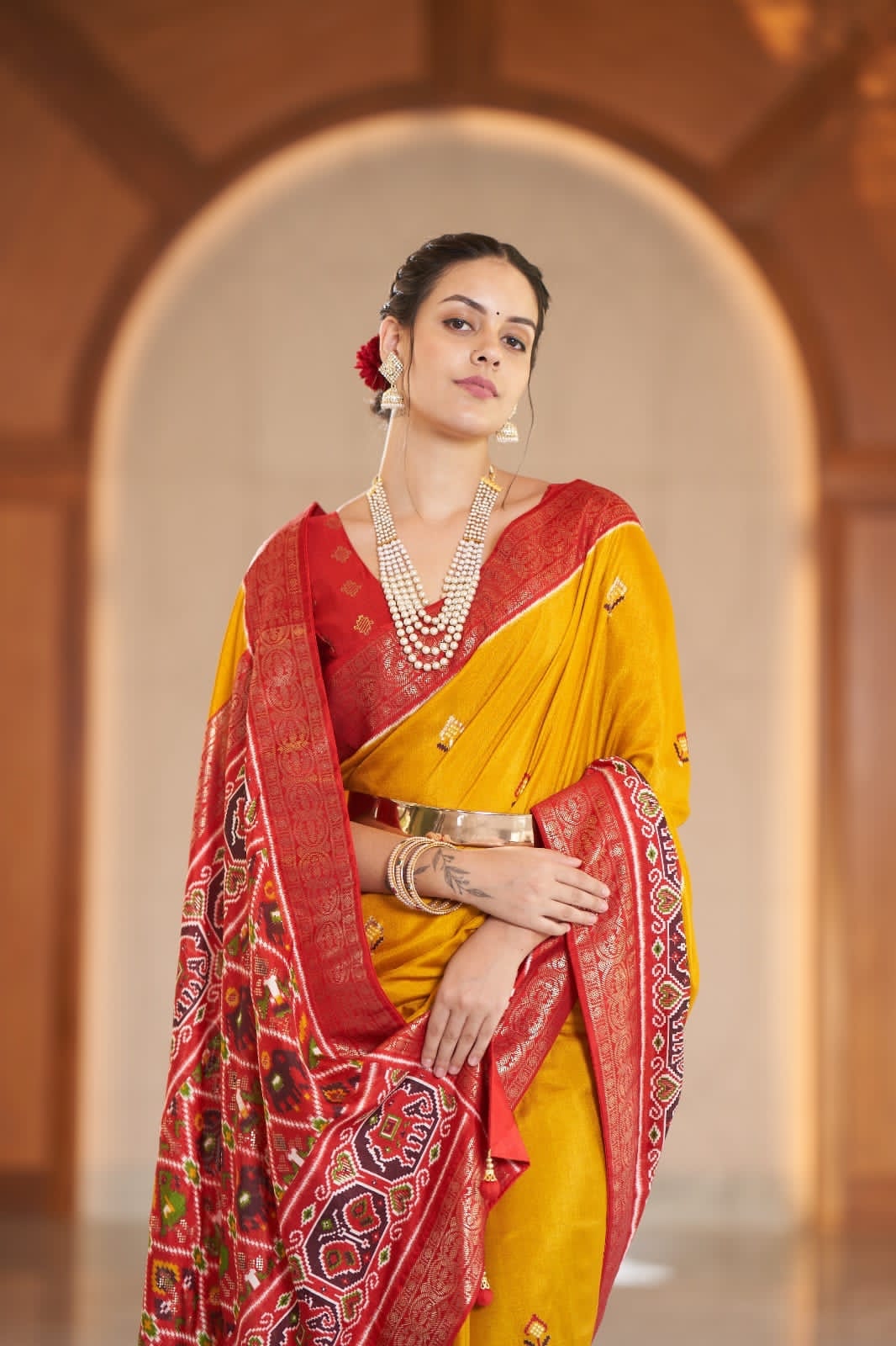 Munga Crepe Banarasi Silk Foil Border Rich Zari Foil Weaved Pallu Saree