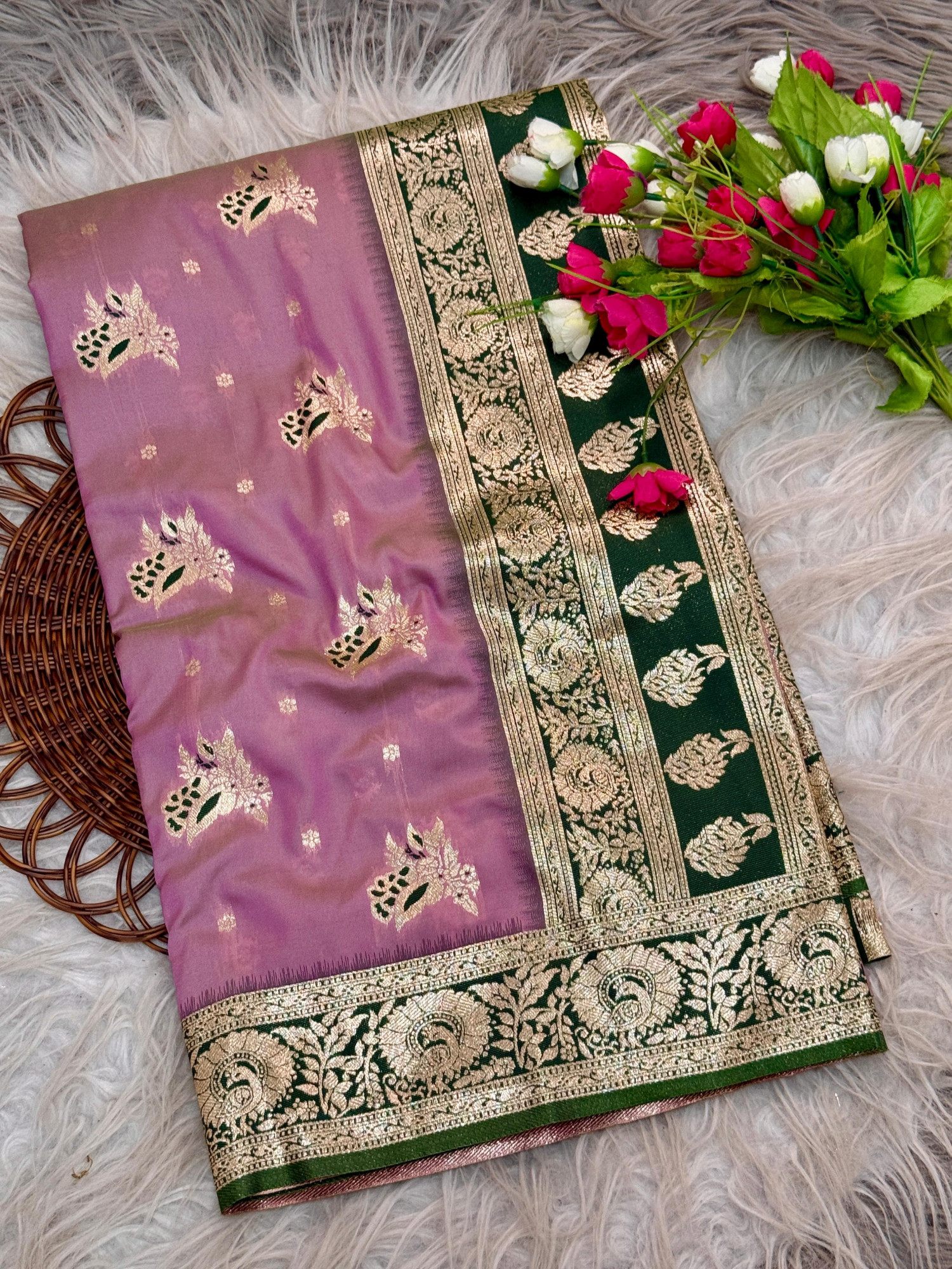 Onion Pure Banarasi Silk Rich Zari Weaved Floral Border Saree