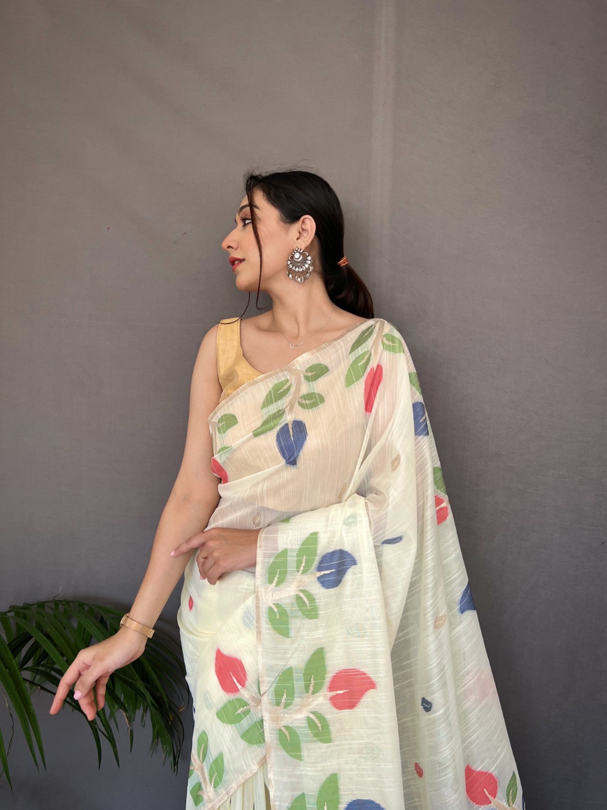 Pure Linen Jamdani Multi Color Meenakari Weaved With Rich Pallu Saree