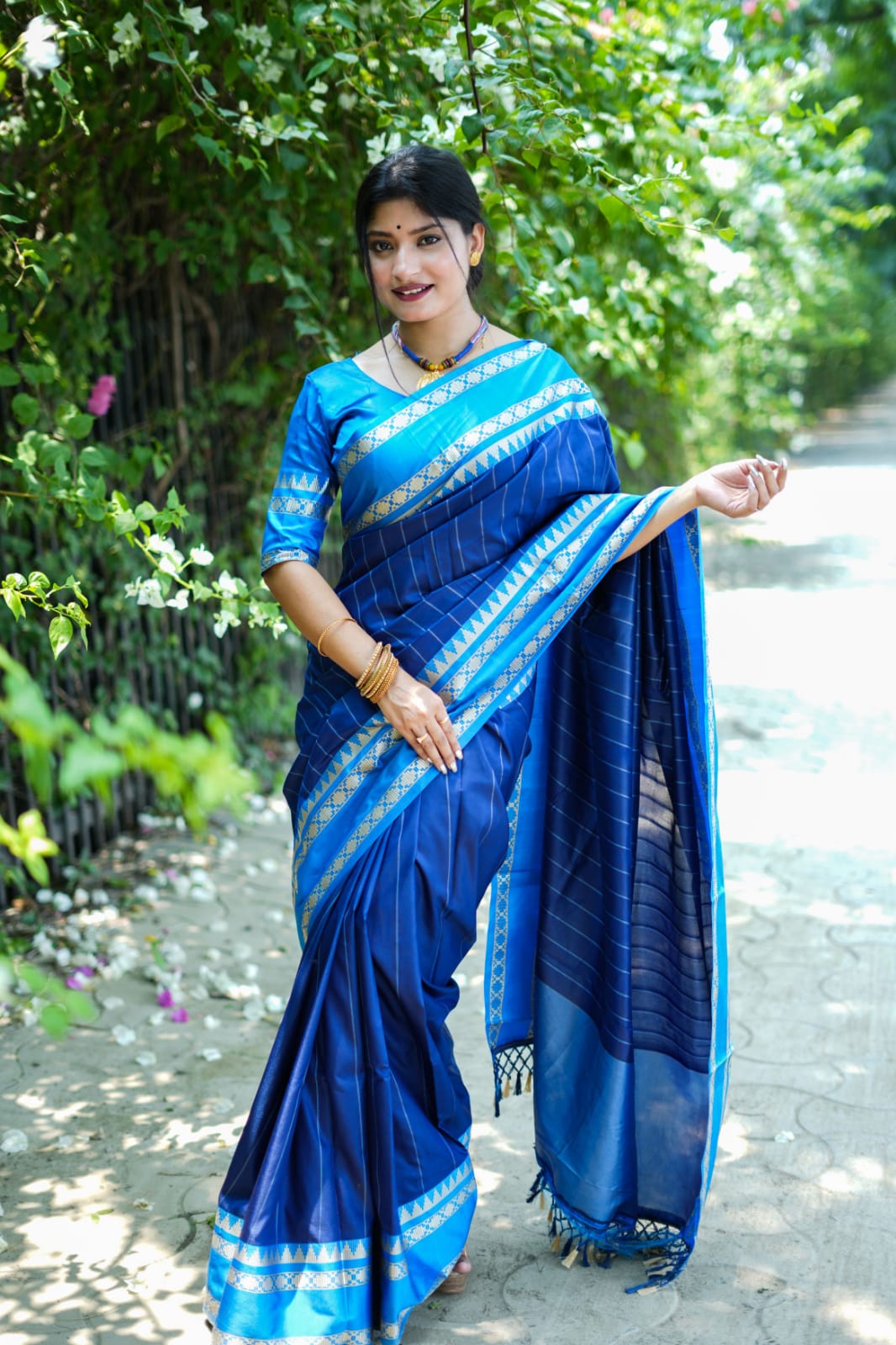 Banarasi Silk All Over Zari Lining With Temple Border Weaved Saree