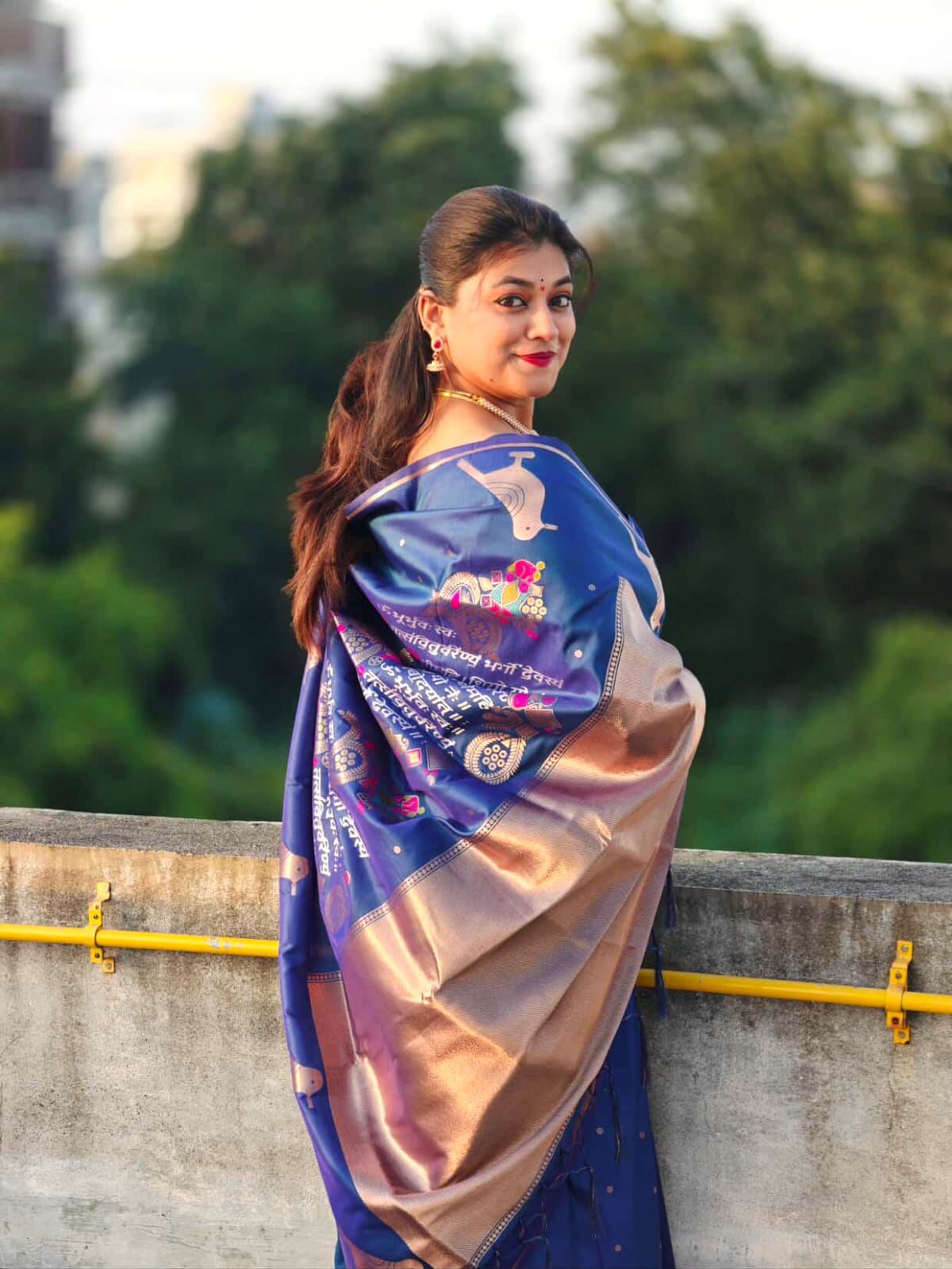 Blue Pure Soft Kanjivaram Gold Zari Weaved Rich Pallu Saree