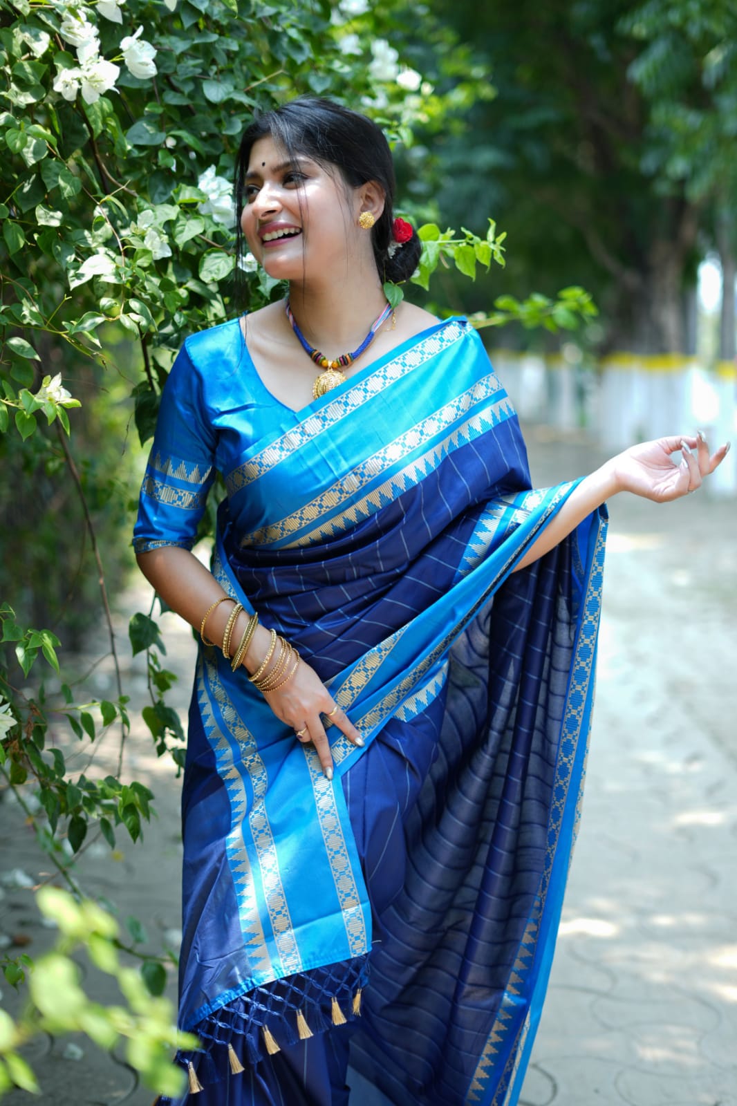 Banarasi Silk All Over Zari Lining With Temple Border Weaved Saree