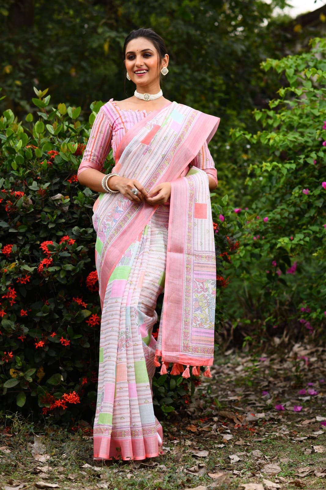 Linen Digital Print Body Pallu With Zari Border And Tassels Saree