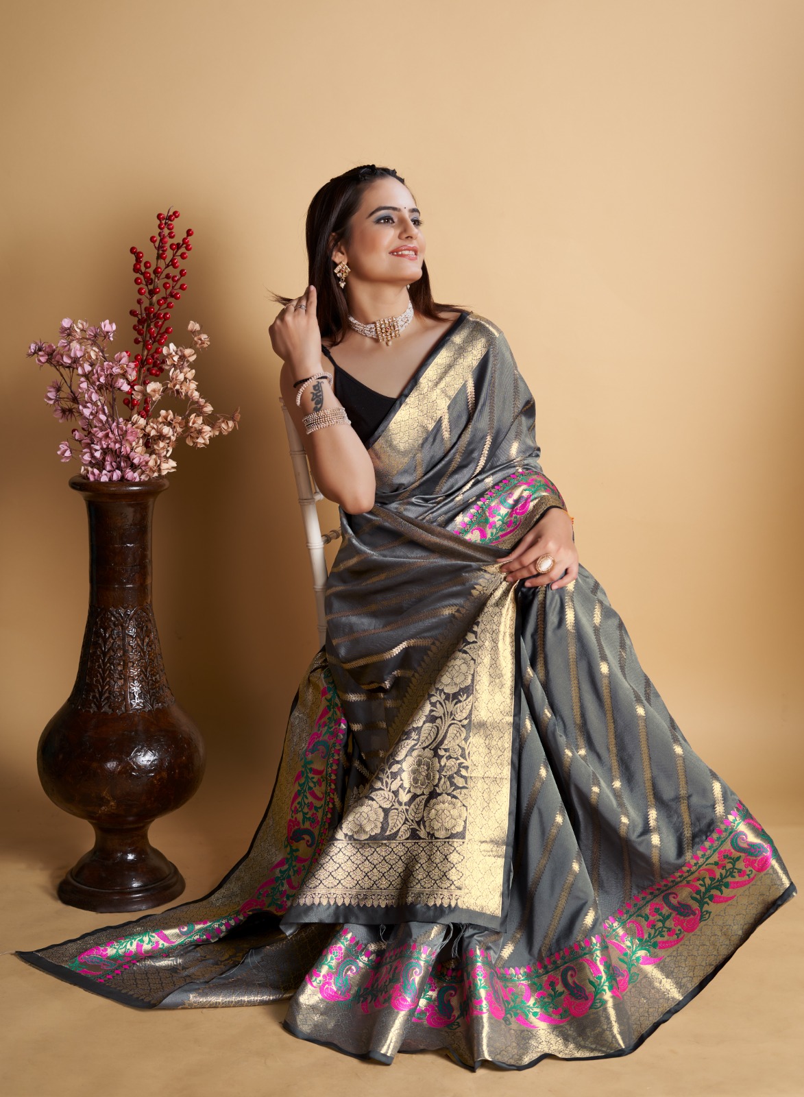 Pure Banarasi Silk Zari Weaved Lehariya Body Pallu With Meenakari Border Saree
