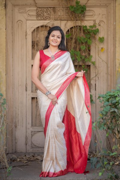 Image of Banarasi Silk Pattu Jacquard Weaved All Over With Rich Pallu Border Saree