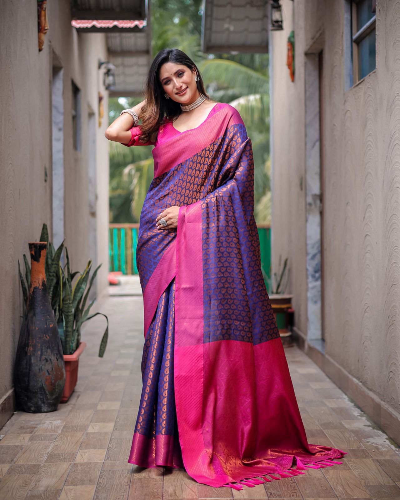 Pure Handloom Kanjivaram Silk All Over Copper Zari Weaved Rich Pallu Border Saree