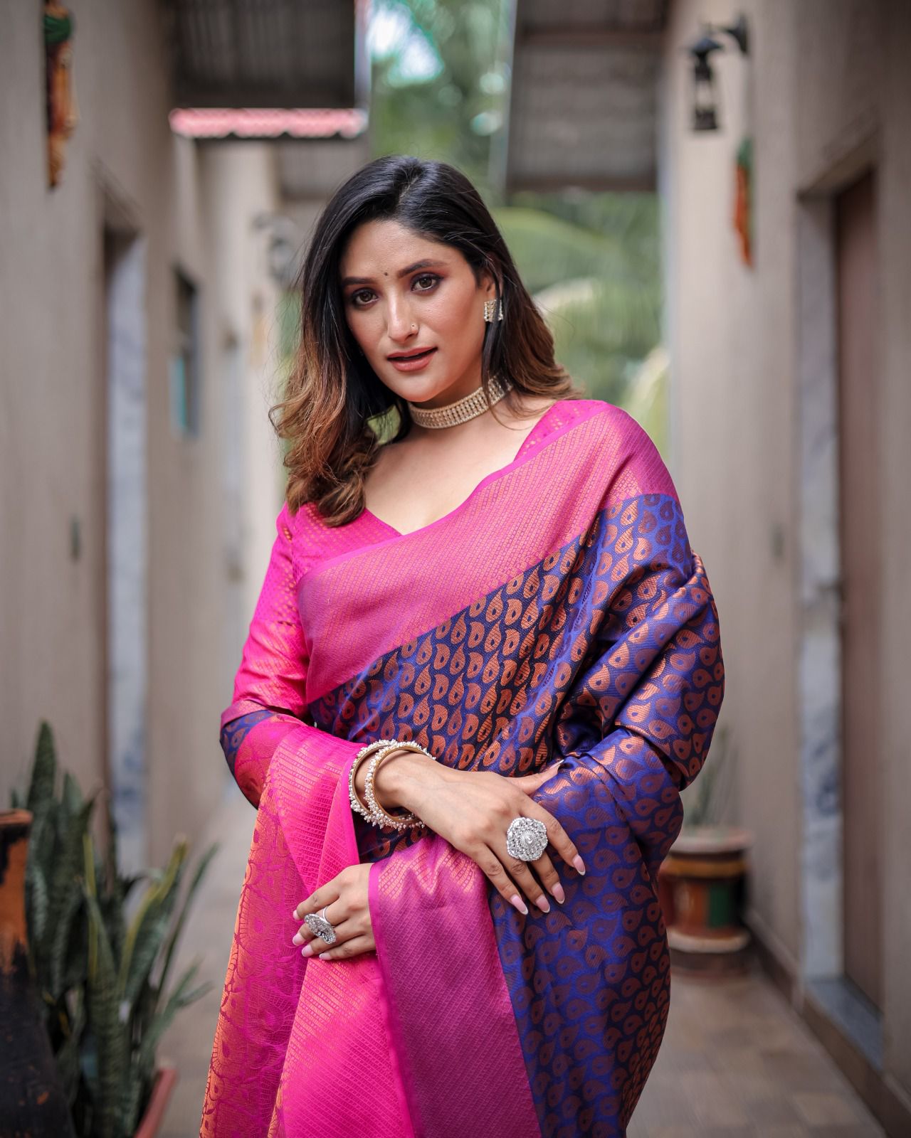 Pure Handloom Kanjivaram Silk All Over Copper Zari Weaved Rich Pallu Border Saree