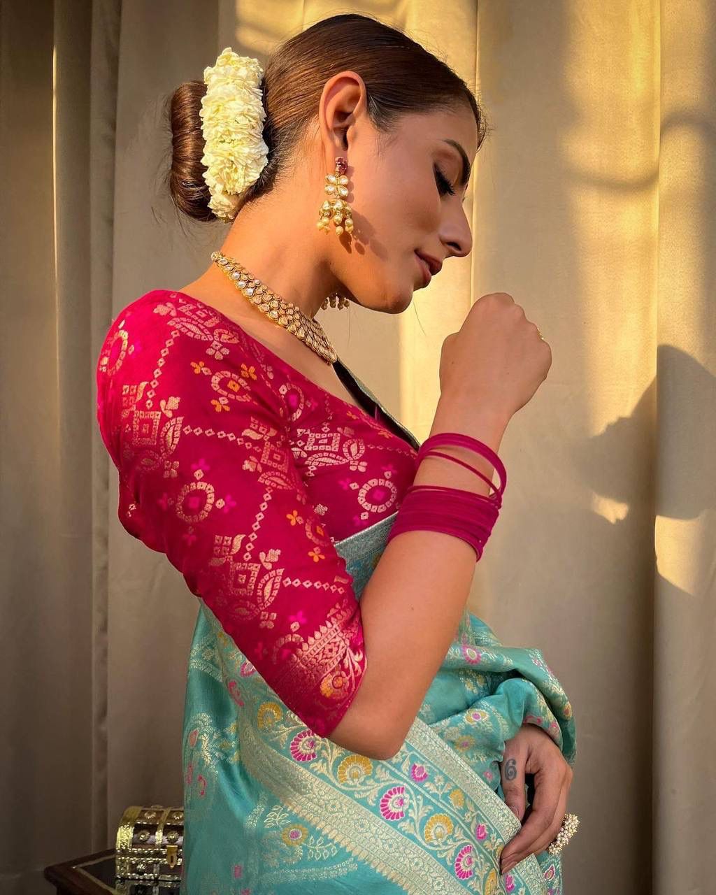 Pure Banarasi Silk Jacquard Zari Motif Weaved Rich Pallu Saree