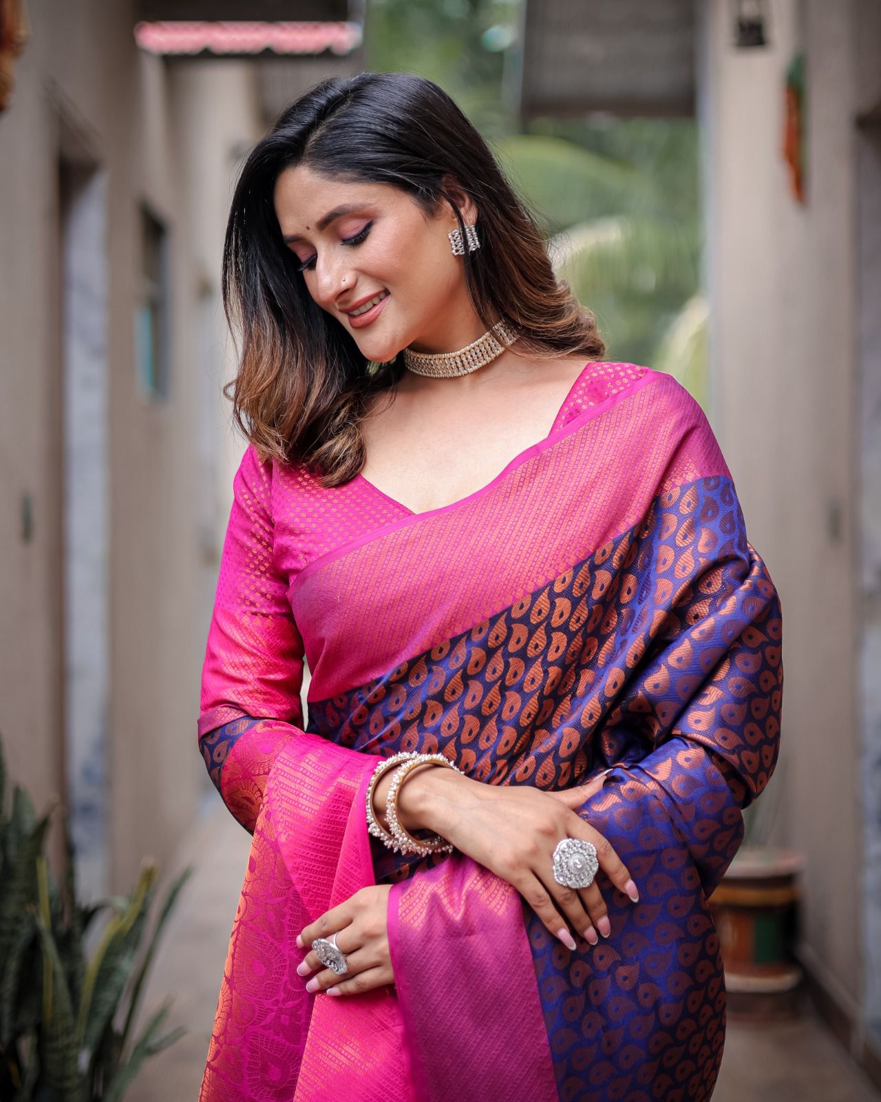 Pure Handloom Kanjivaram Silk All Over Copper Zari Weaved Rich Pallu Border Saree