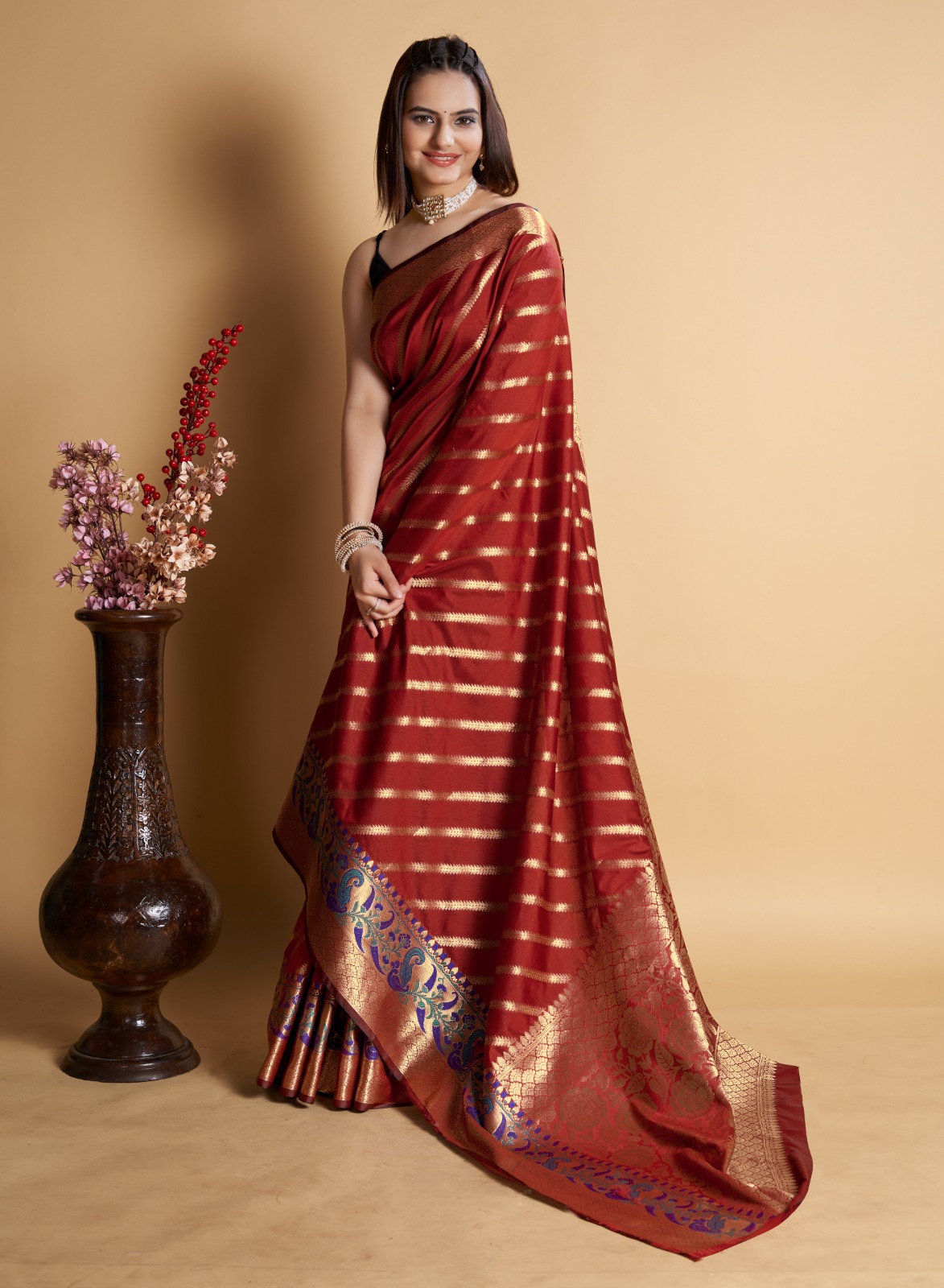 Pure Banarasi Silk Zari Weaved Lehariya Body Pallu With Meenakari Border Saree