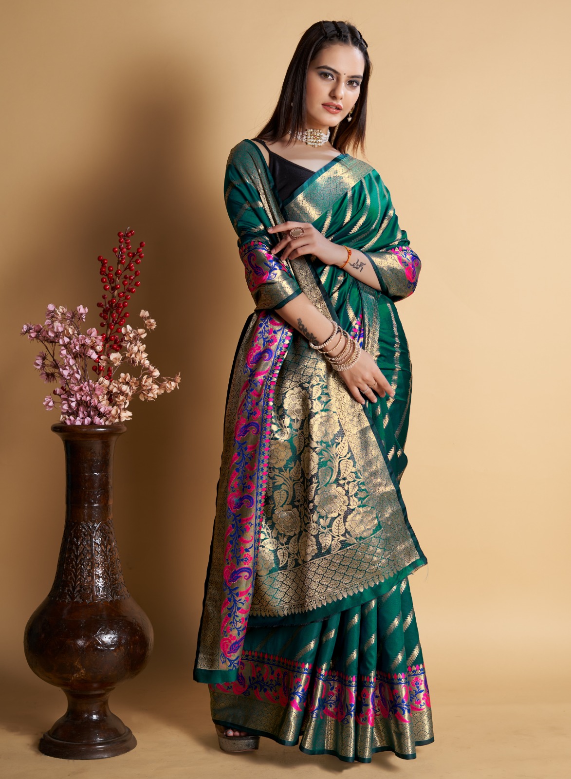 Pure Banarasi Silk Zari Weaved Lehariya Body Pallu With Meenakari Border Saree