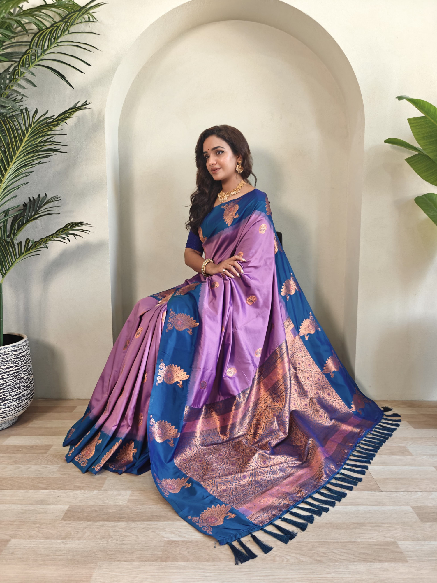 Lavender Banarasi Silk Zari Weaved Body Motifs Border Rich Pallu Saree
