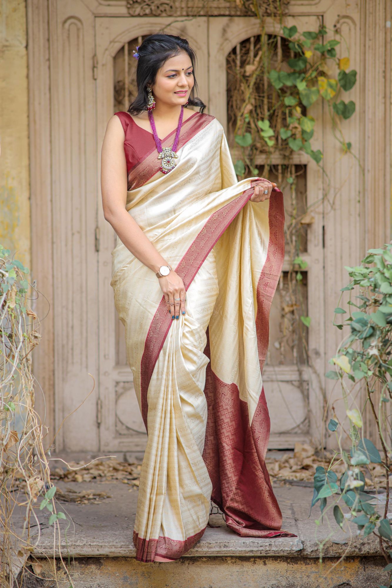 Banarasi Silk Pattu Jacquard Weaved All Over With Rich Pallu Border Sarees