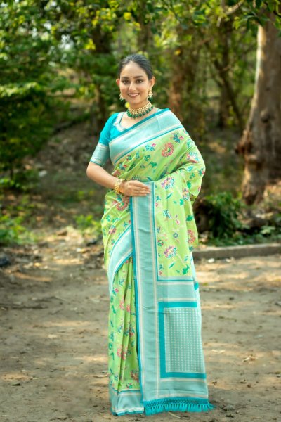 Image of Pure Banarasi Katan Silk All Over Zari Weaved With Rich Pallu Border Saree