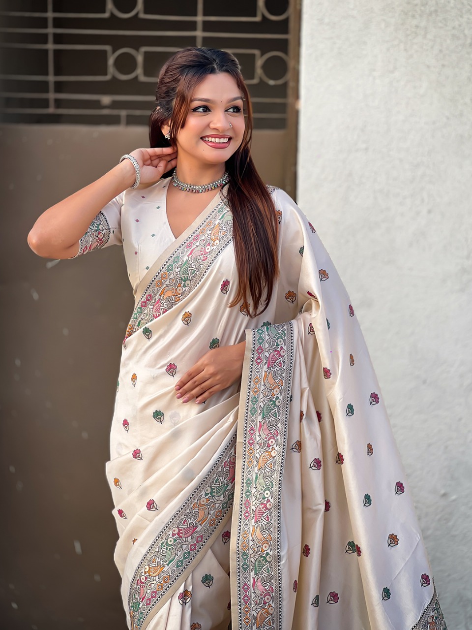 Off White Soft Silk Meenakari Floral Motifs Rich Zari Weaved Saree