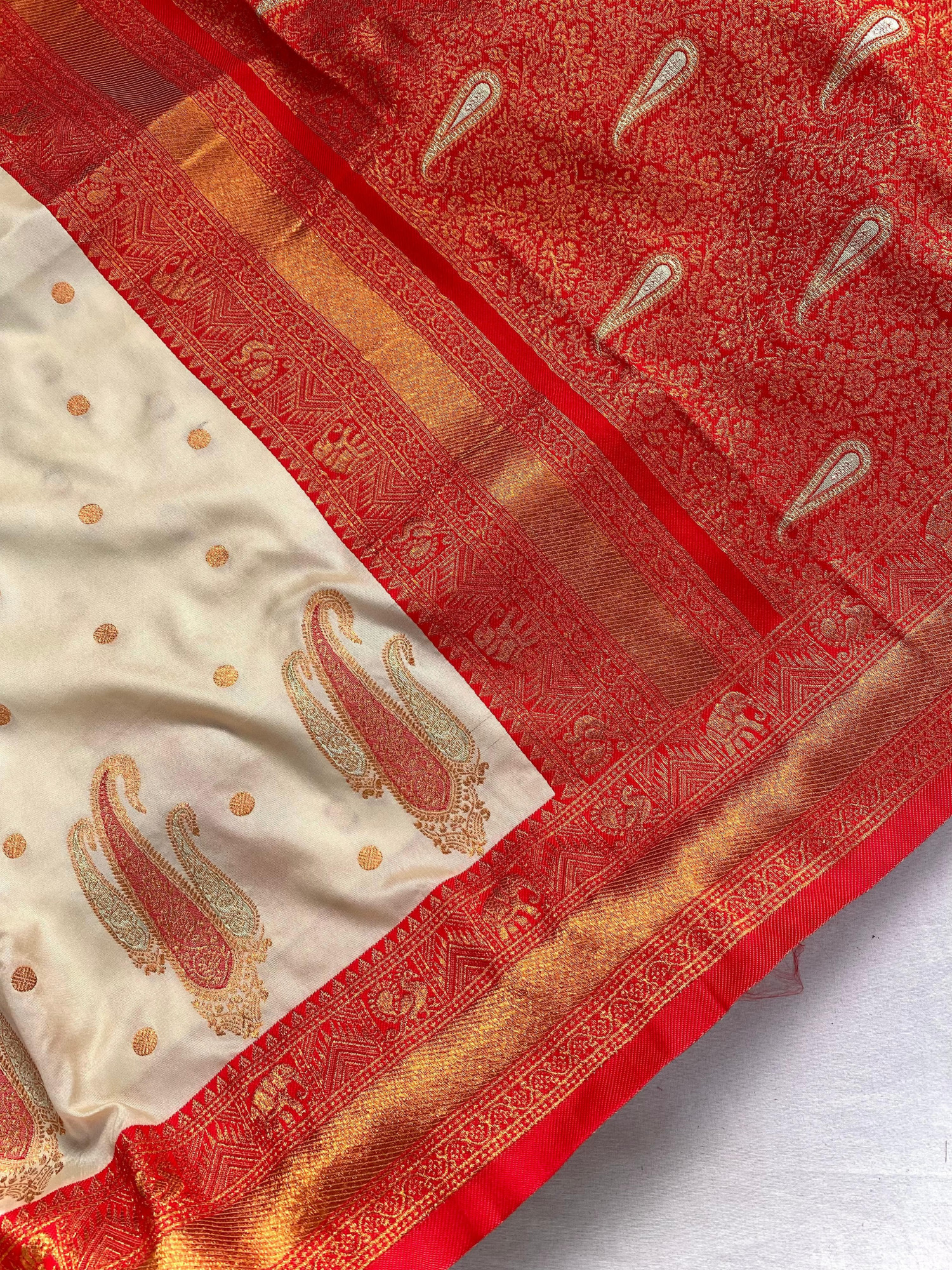 Off-White Kanchipuram Paithani Silk Rich Zari Kanchi Weaved Saree