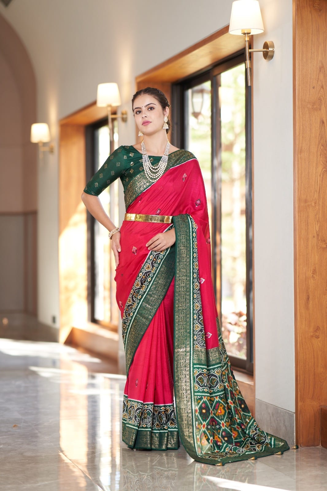 Munga Crepe Banarasi Silk Foil Border Rich Zari Foil Weaved Pallu Saree