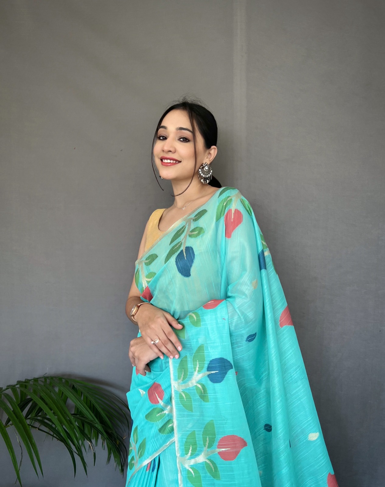 Pure Linen Jamdani Multi Color Meenakari Weaved With Rich Pallu Saree