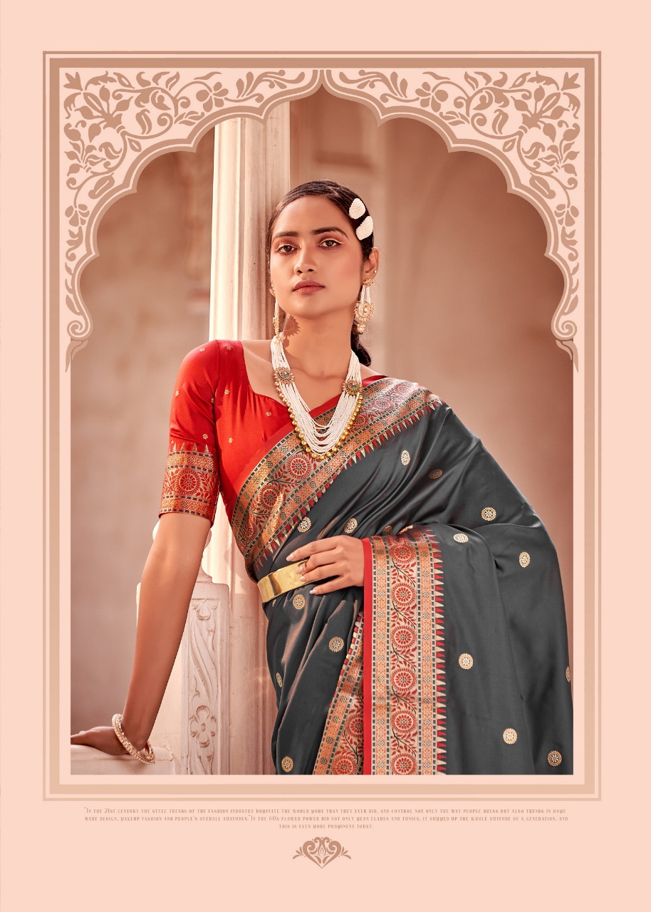 Pure Banarasi Silk Designer Pallu With Rich Zari Weaved Border Saree