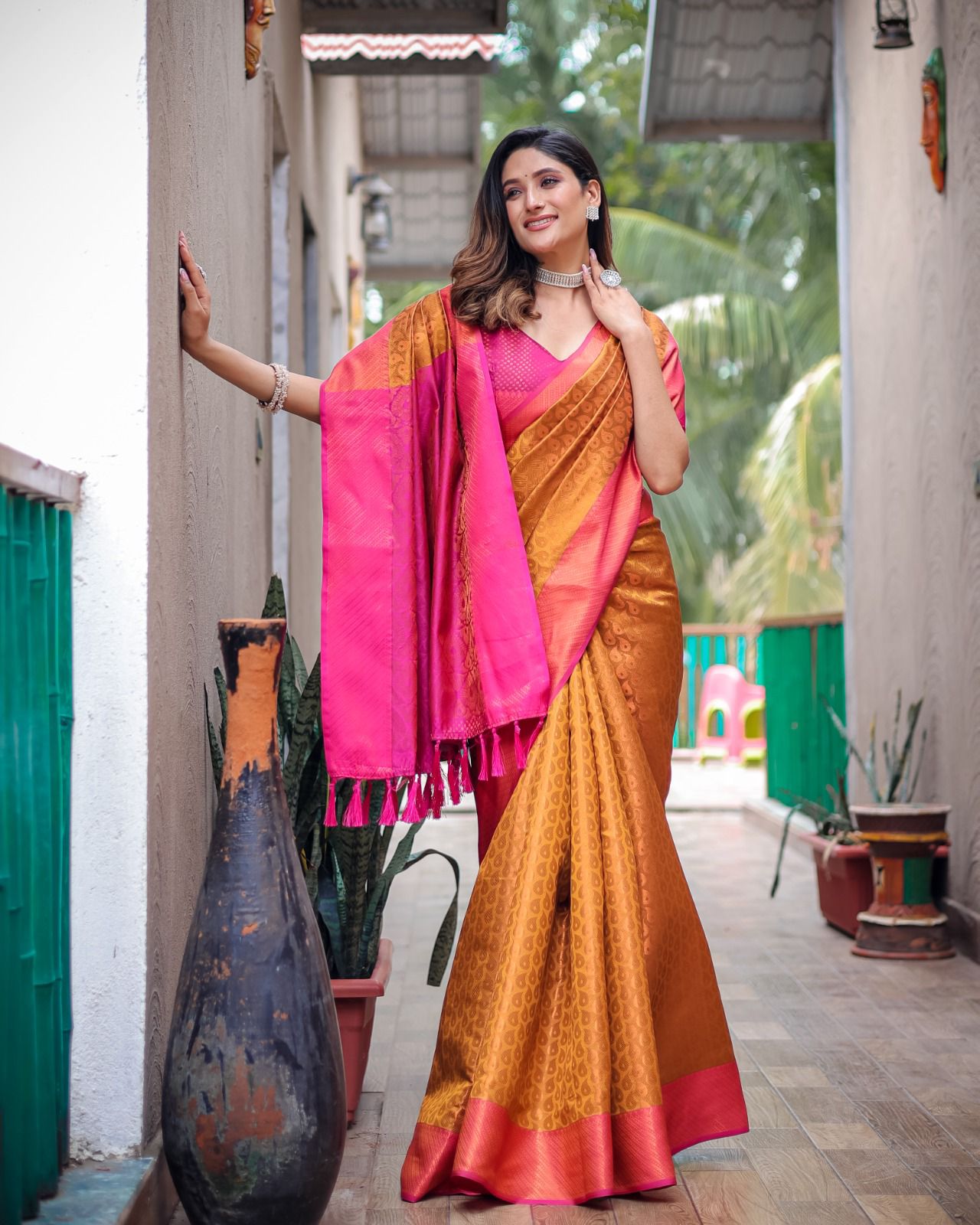 Pure Handloom Kanjivaram Silk All Over Copper Zari Weaved Rich Pallu Border Saree