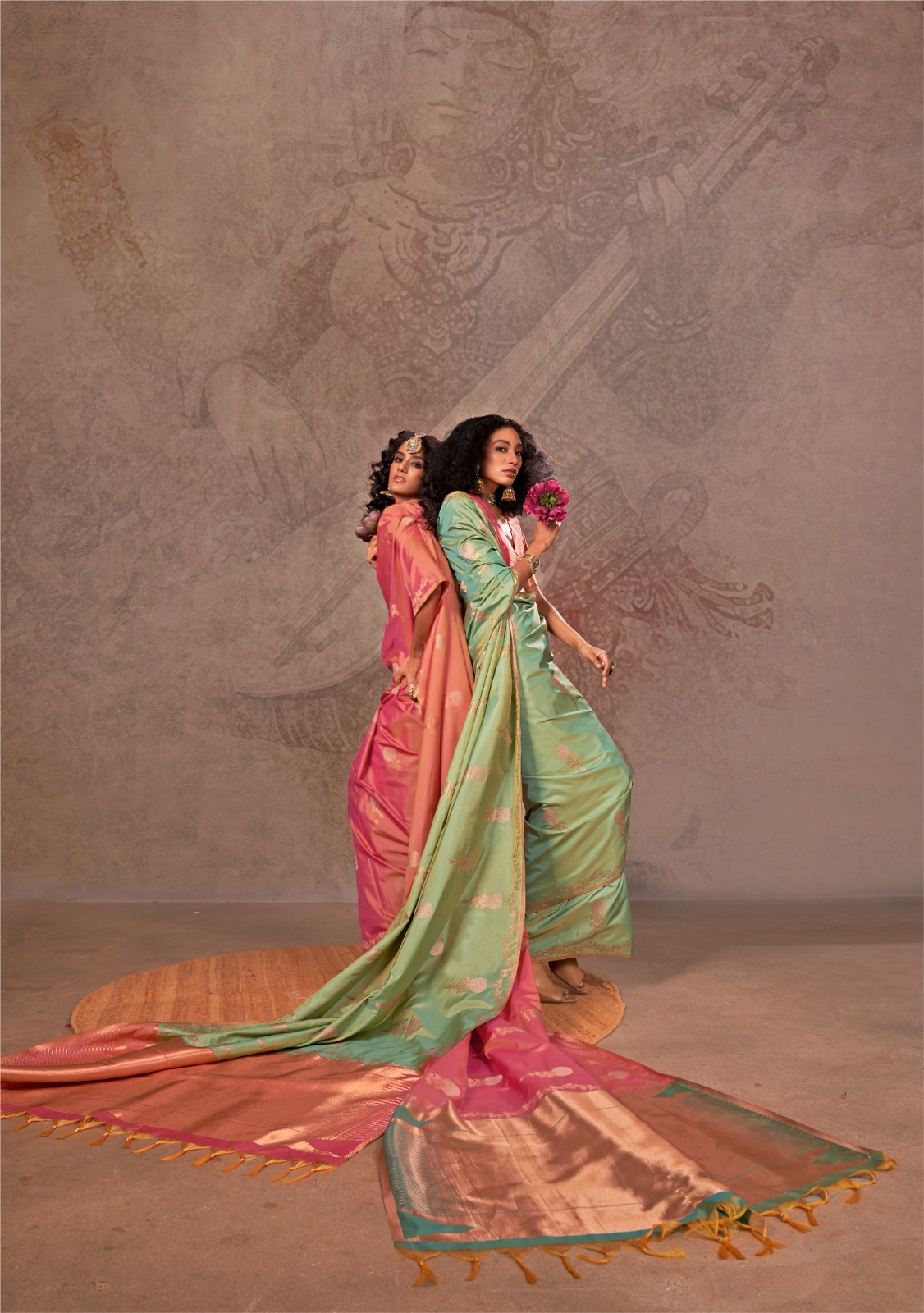 C-Green Shaded Two Tone Handloom Weaved Silk Zari Weaved Body Rich Pallu Saree