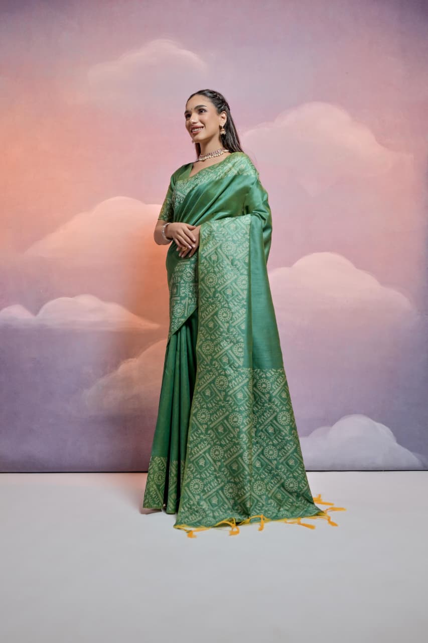 Green Soft Handloom Silk Worli Weaved Pallu Border Saree