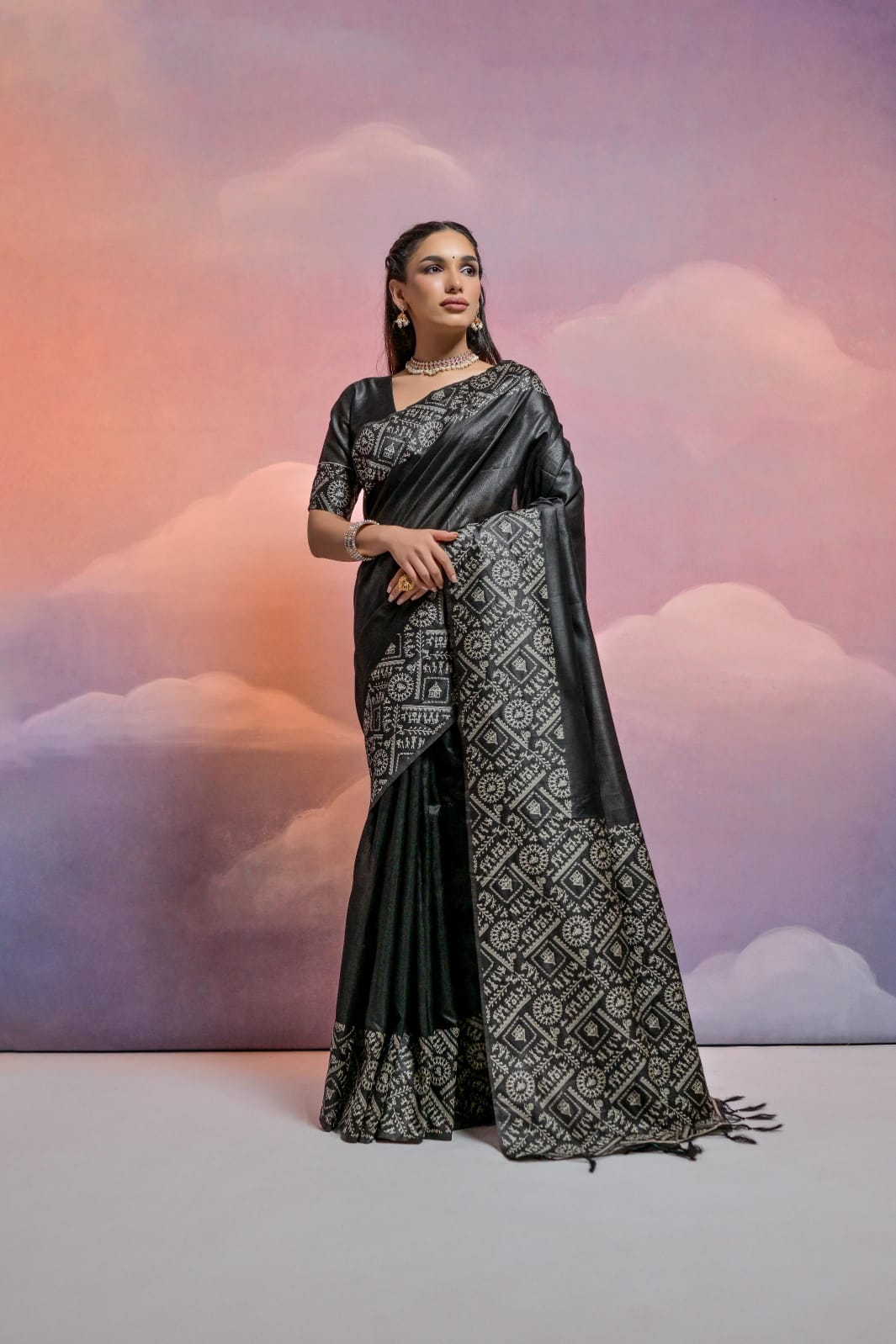 Black Soft Handloom Silk Worli Weaved Pallu Border Saree