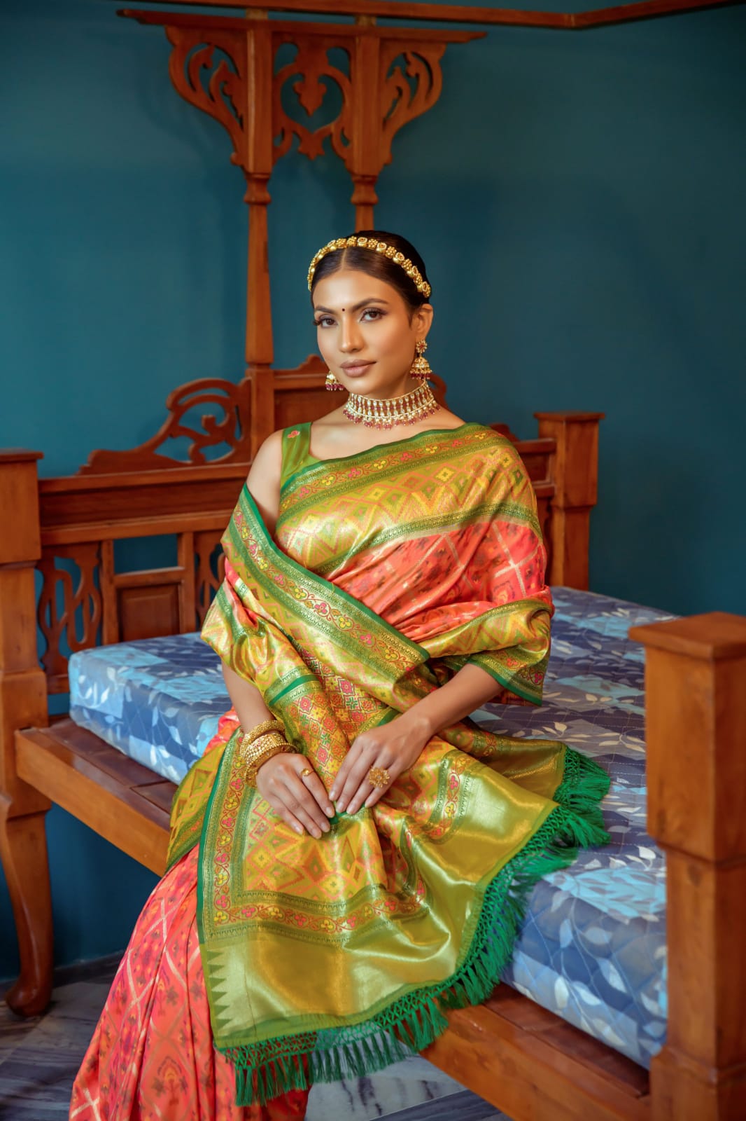 Pure Banarasi Patola Silk All Over Meena And Zari Weaved Rich Pallu Border Saree