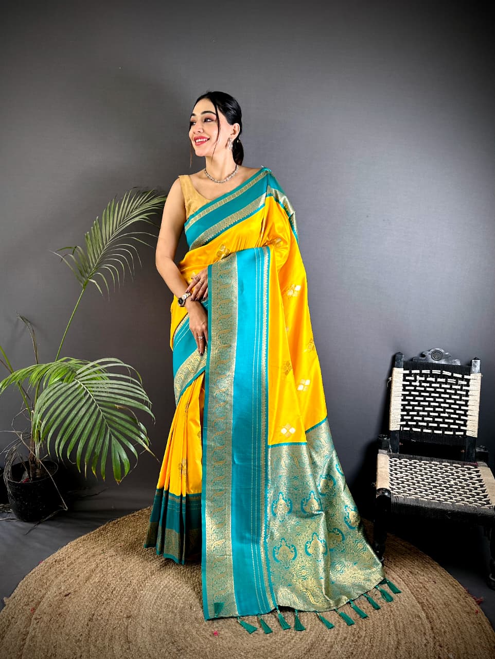 Gold Premium Soft Silk Zari Weaved Narayan Border Saree