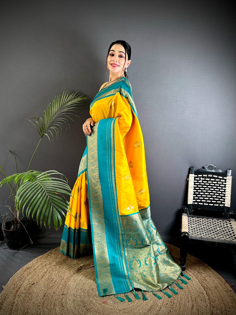 Gold Premium Soft Silk Zari Weaved Narayan Border Saree