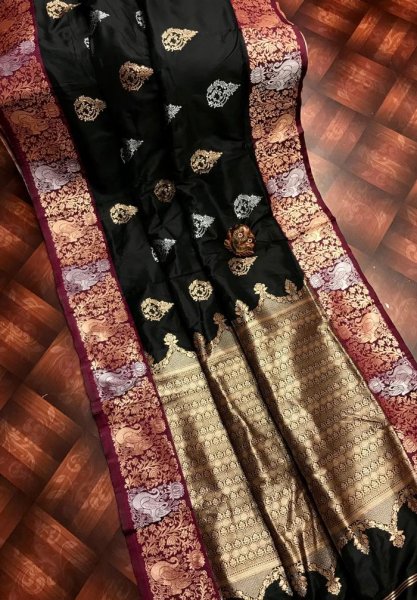 Image of Banarasi Silk Rose Gold & Silver Zari Weave Saree