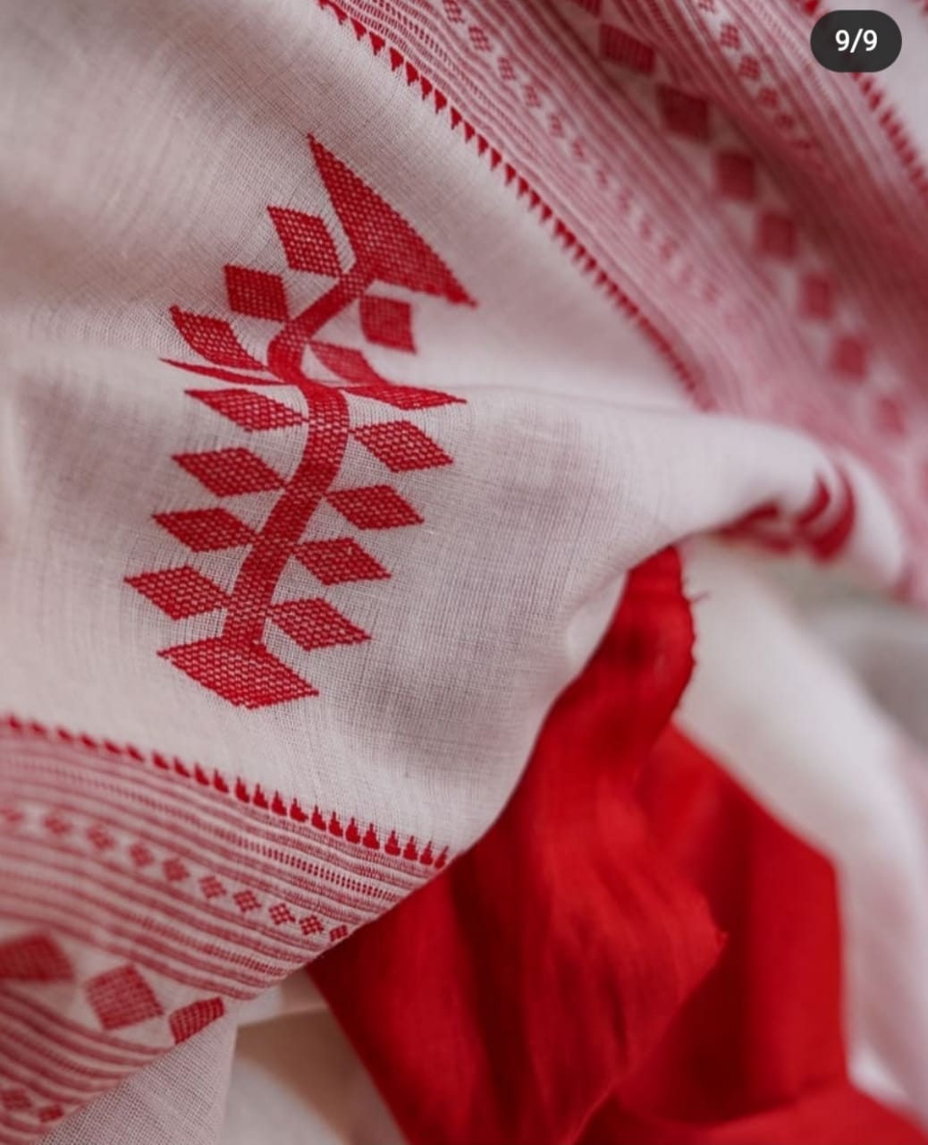 Pure Linen Resham Weaved Saree With Red Border And Tassels