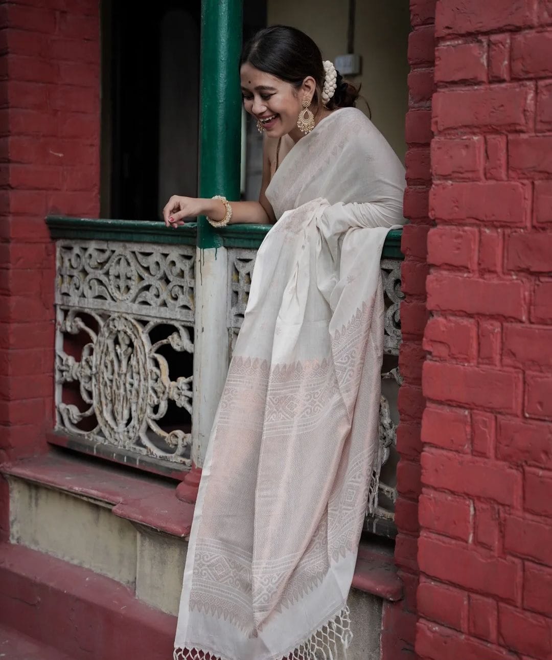 Pure Linen Copper Zari Weaved Saree