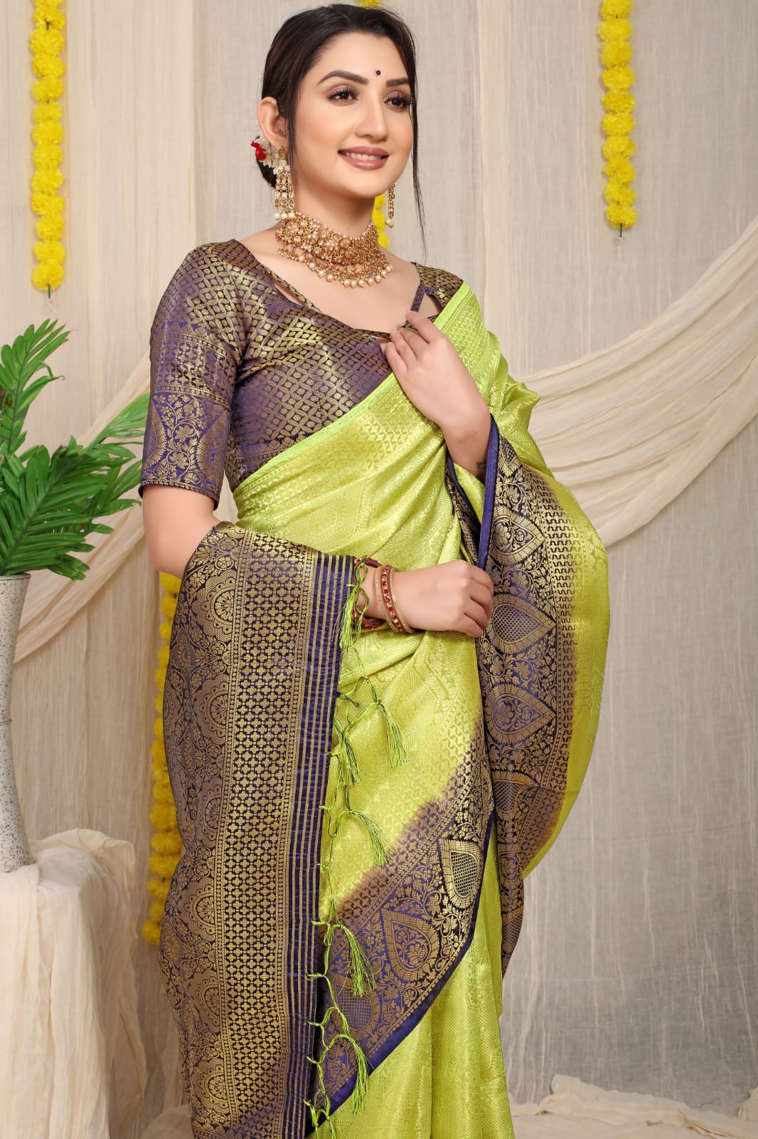 Banarasi Silk Saree All Over Zari Weaved Border And Rich Pallu