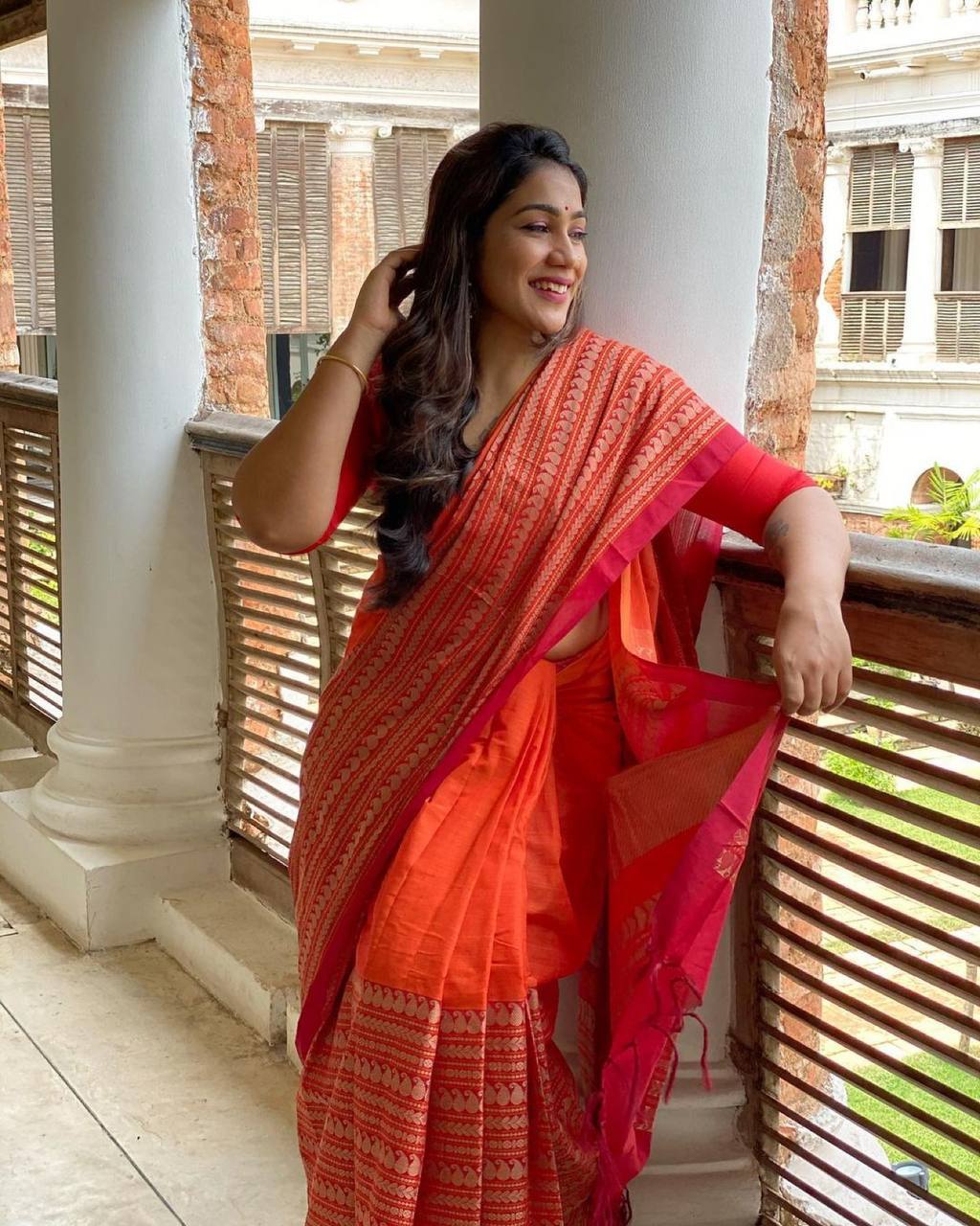 Banarasi Silk Gold And Resham Weaved Wide Border Saree