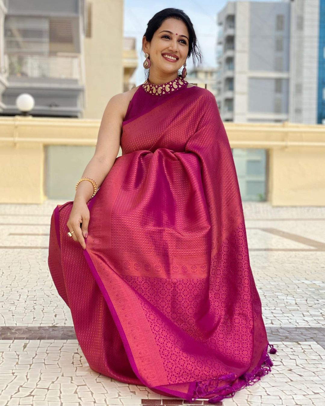 Magenta Banarasi Silk Gold Zari Weaved Body And Rich Pallu Saree