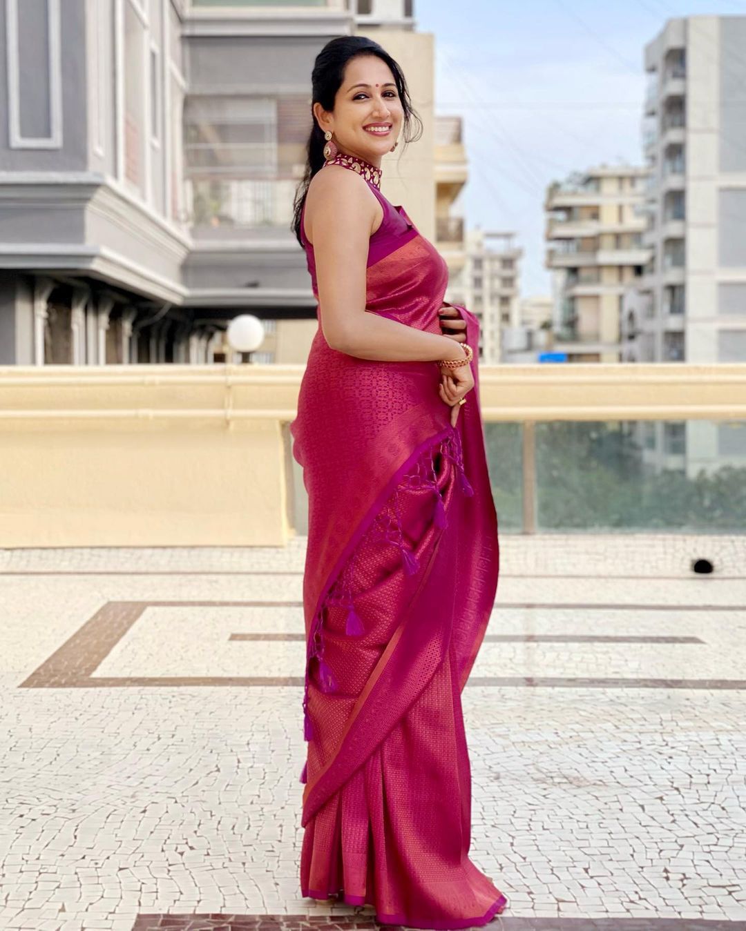 Magenta Banarasi Silk Gold Zari Weaved Body And Rich Pallu Saree