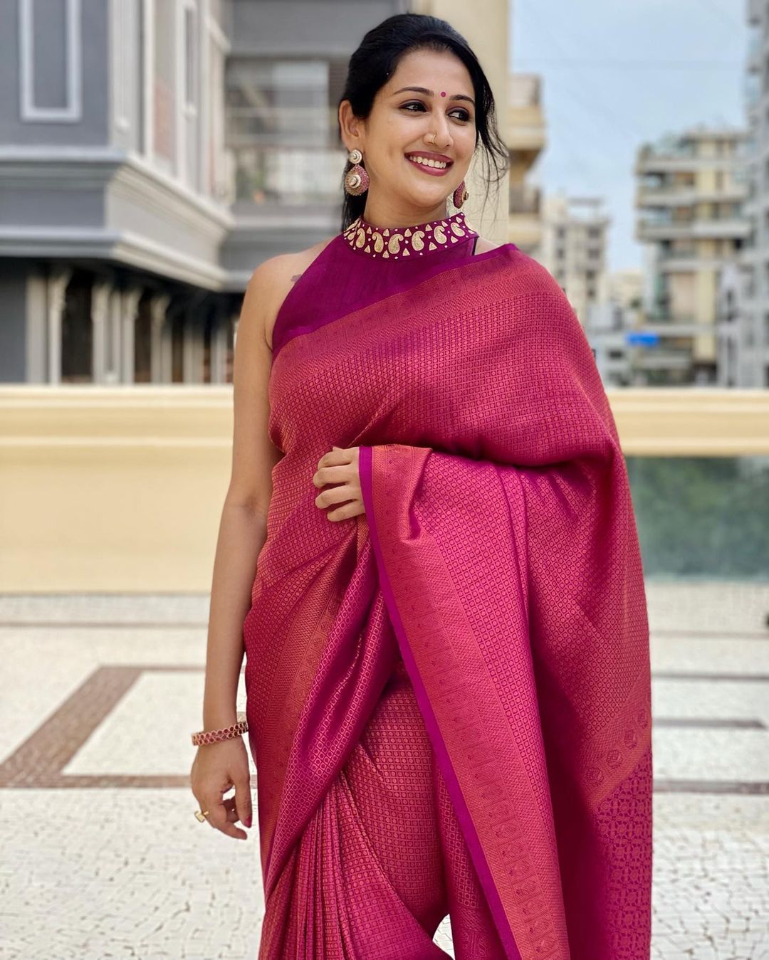 Magenta Banarasi Silk Gold Zari Weaved Body And Rich Pallu Saree