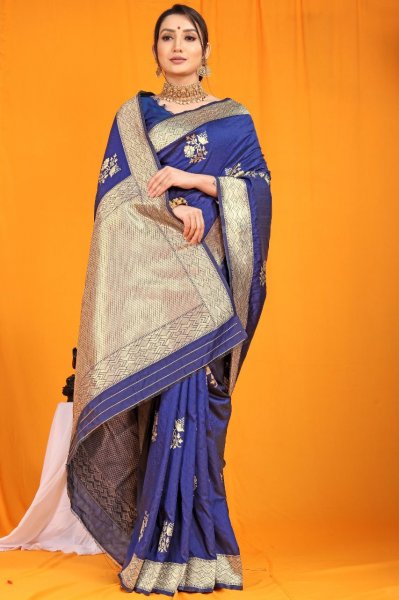 Image of Banarasi Cotton Silk Zari Boota On Body And Rich Zari Pallu
