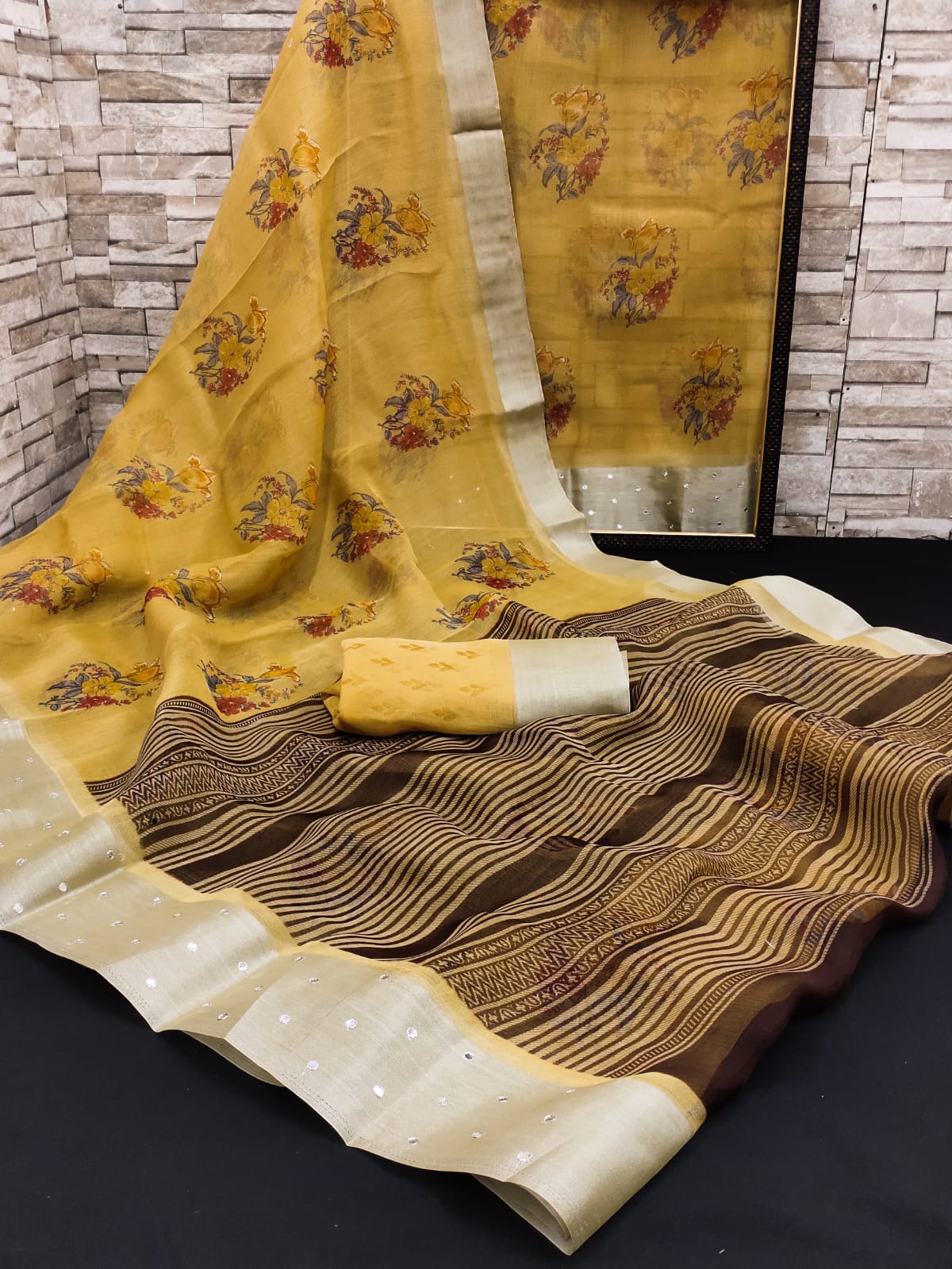 Pure Linen Organza Digital Printed Saree With Silver Zari Glass Border