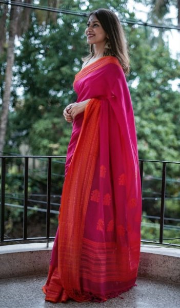 Image of Pure Linen Ultra Soft Saree With Resham Weaved Border