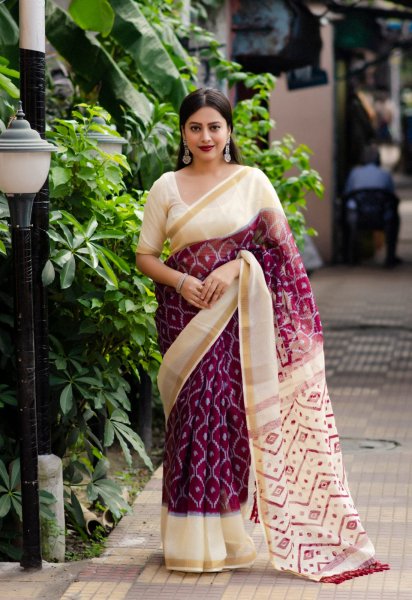 Image of Cotton Kota Doriya Digital Printed Saree With Tassels On Pallu