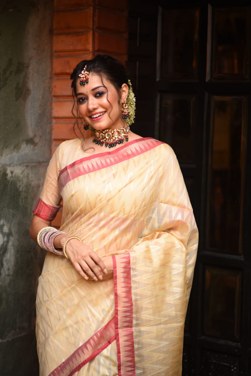 Banarasi Silk Gold Zari Zig Zag Weaved With Temple Border Saree