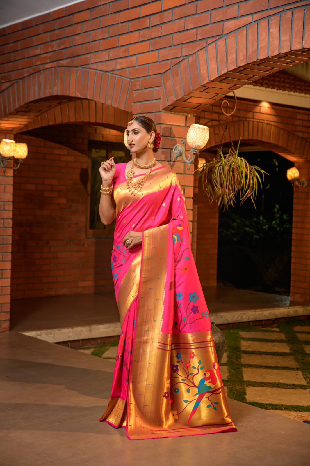 Pure Banarasi Paithani Silk Meena And Zari Weaved Rich Pallu Saree